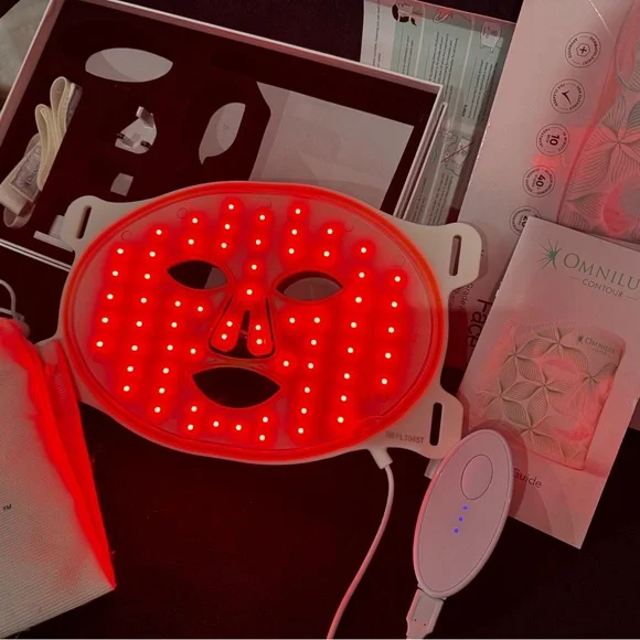 Contour LED Face Mask - Picture 2 of 16